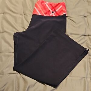 NIKE DRI-FIT BLACK CAPRIS LEGGINGS WITH PINK &WHITE BAND